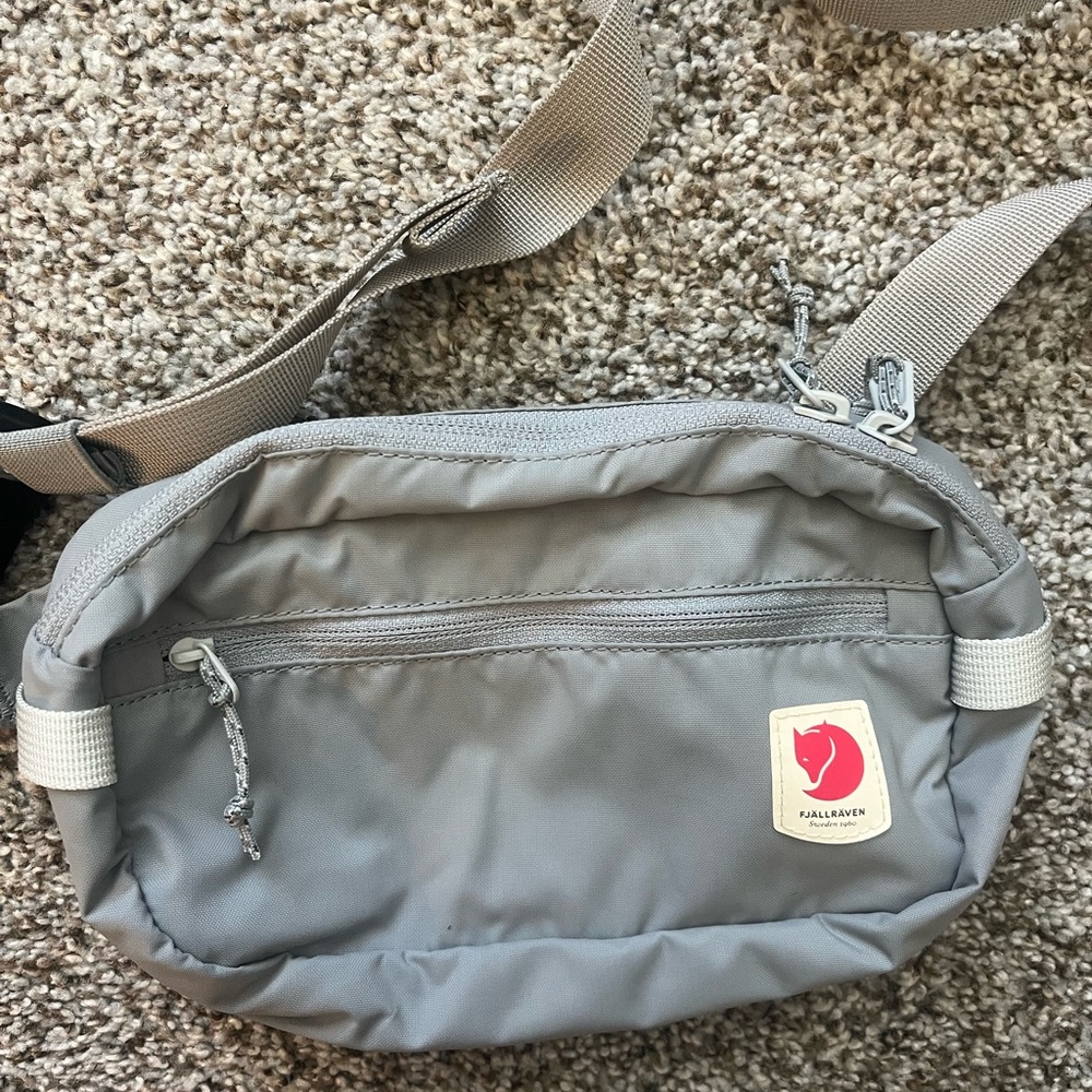 NWOT Fjallraven belt bag/ hip pack